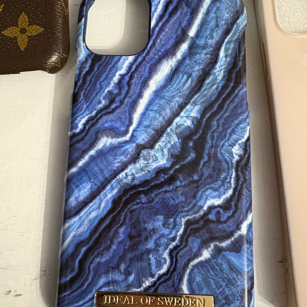 Assortment of 7 - Phone 11  Case - Picture 5 of 11